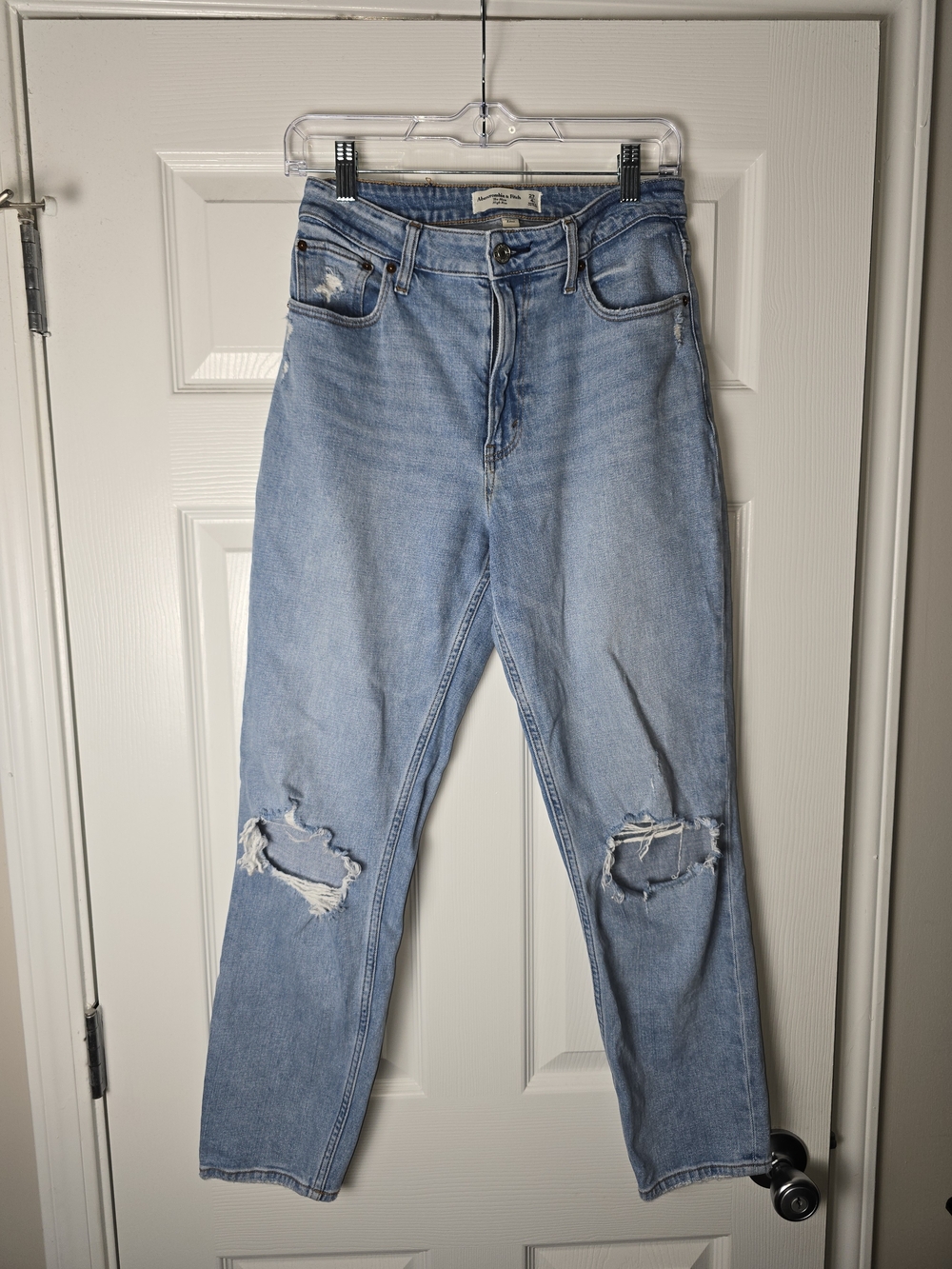 Abercrombie & Fitch Light Blue High-Rise Mom Jeans Size 4 Long